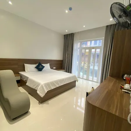 Nha Nghi Moonlight Hotel
